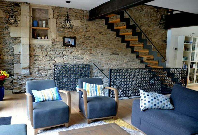 住宿加早餐  Le Beau Repaire 1 à 3 Chambres étage Indépendant