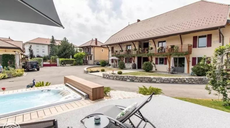 ベッドアンドブレックファースト Le Paon Bleu Annecy Poisy