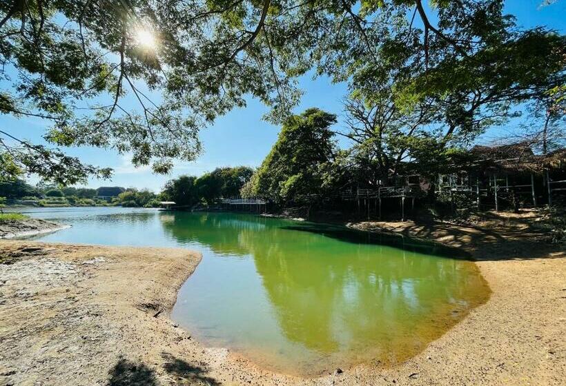 Moon River Resort Phimai