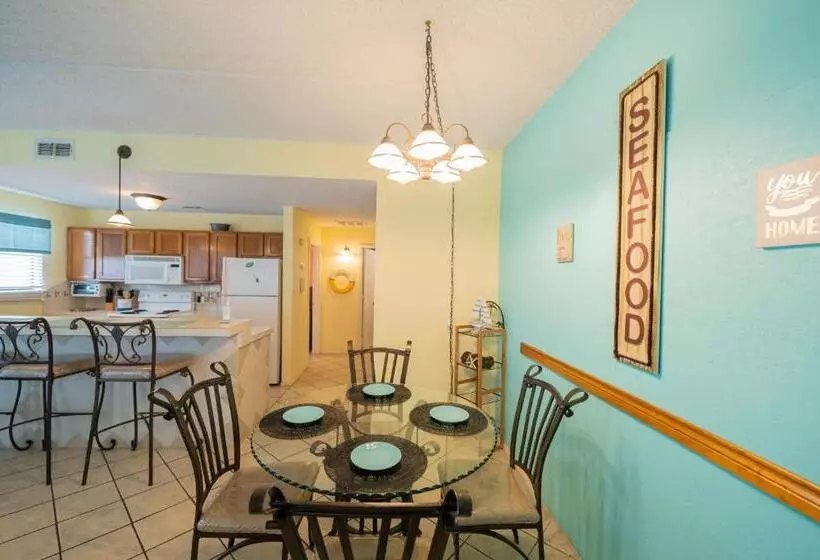 South Padre Island Condo Is Walking Distance To The Beach, Sleeps 6, Third Floor, 2024 Traveler Awar