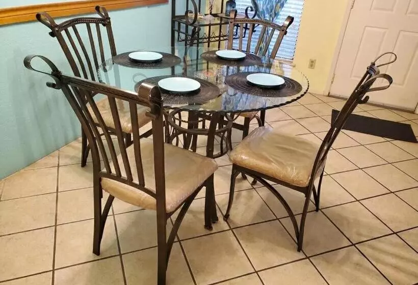 South Padre Island Condo Is Walking Distance To The Beach, Sleeps 6, Third Floor, 2024 Traveler Awar