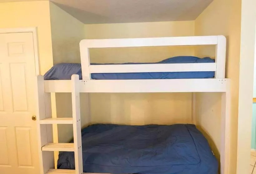 South Padre Island Condo Is Walking Distance To The Beach, Sleeps 6, Third Floor, 2024 Traveler Awar