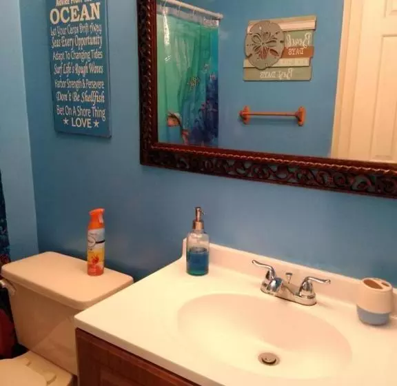 South Padre Island Condo Is Walking Distance To The Beach, Sleeps 6, Third Floor, 2024 Traveler Awar