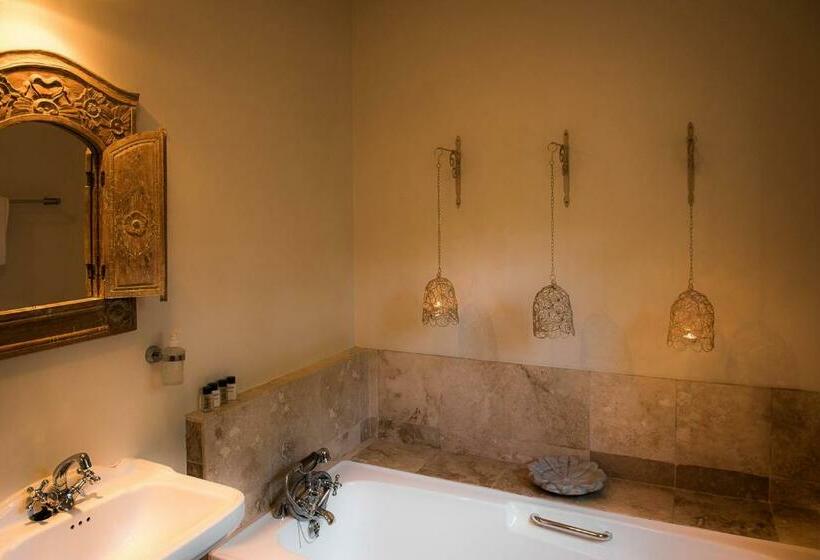 פנסיון Francolinhof Guest House