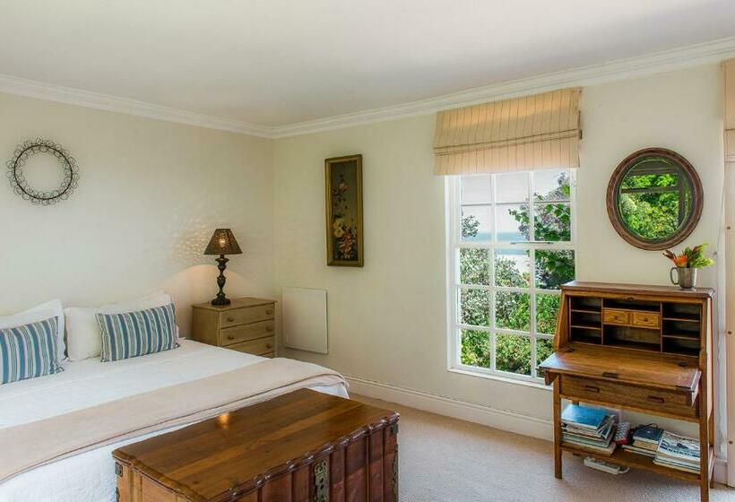 פנסיון Francolinhof Guest House