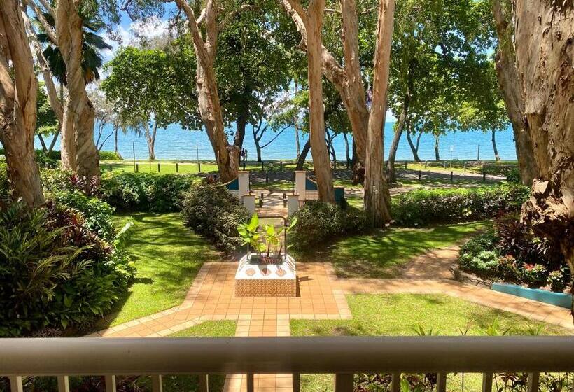 Beachview Apartments At Villa Paradiso