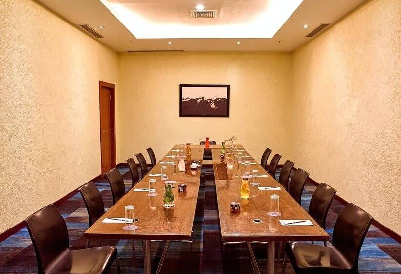 호텔 Aloft Bengaluru Whitefield