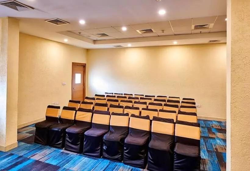 ホテル Aloft Bengaluru Whitefield