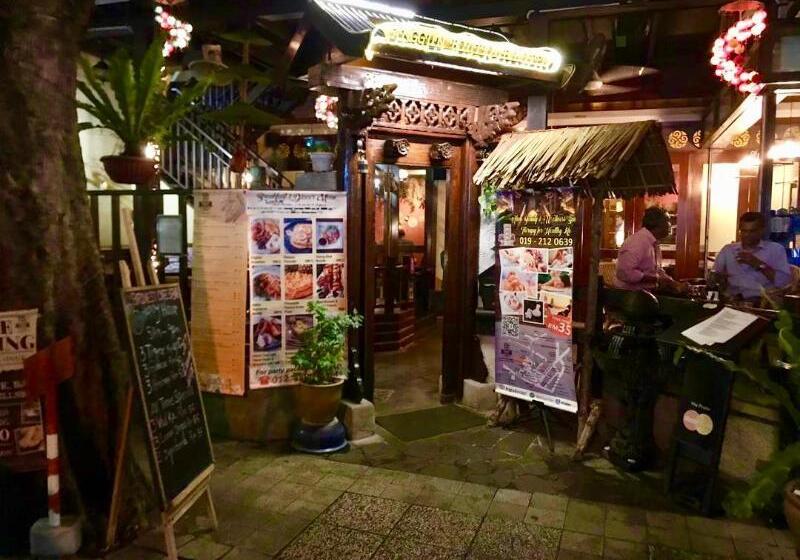 هتل Anggun Boutique