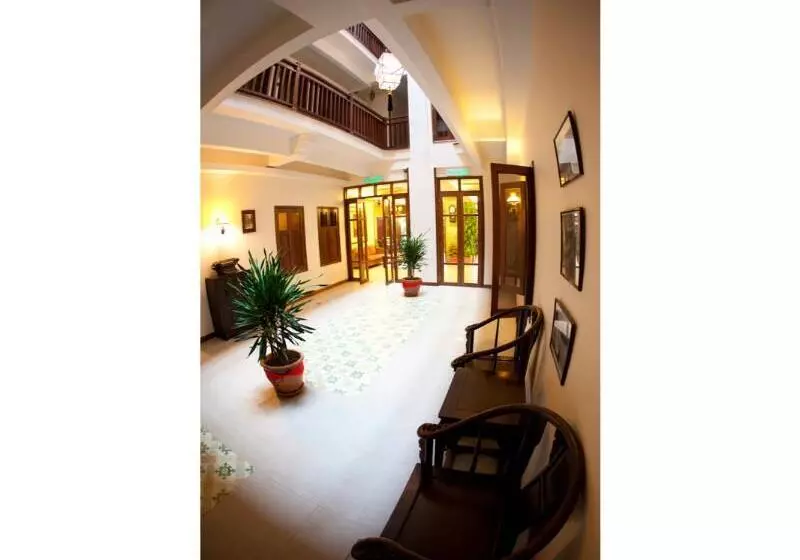 هتل Anggun Boutique