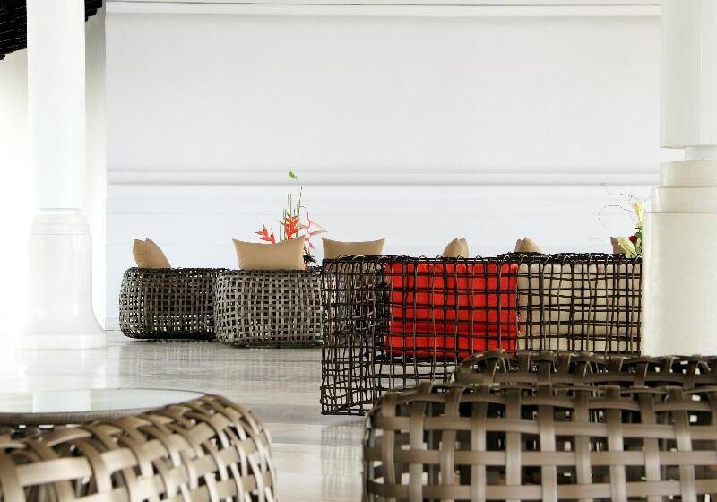 בית מלון כפרי Beyond Khaolak