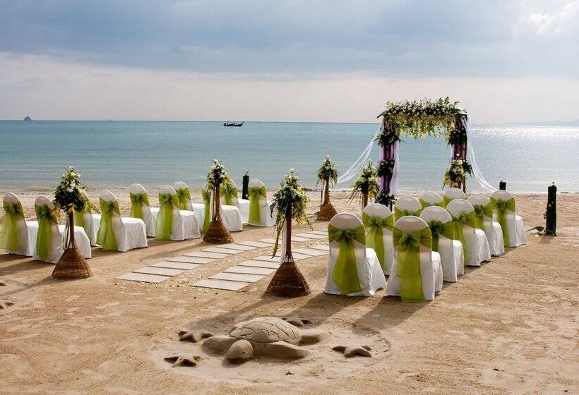 בית מלון כפרי Beyond Khaolak