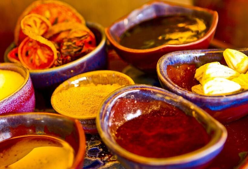 בית מלון כפרי Beyond Khaolak