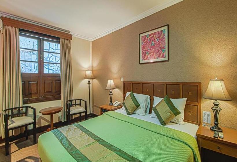 בית מלון כפרי Bumi Sawunggaling