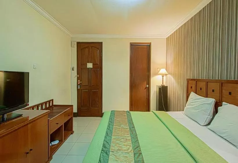 Отель Bumi Sawunggaling