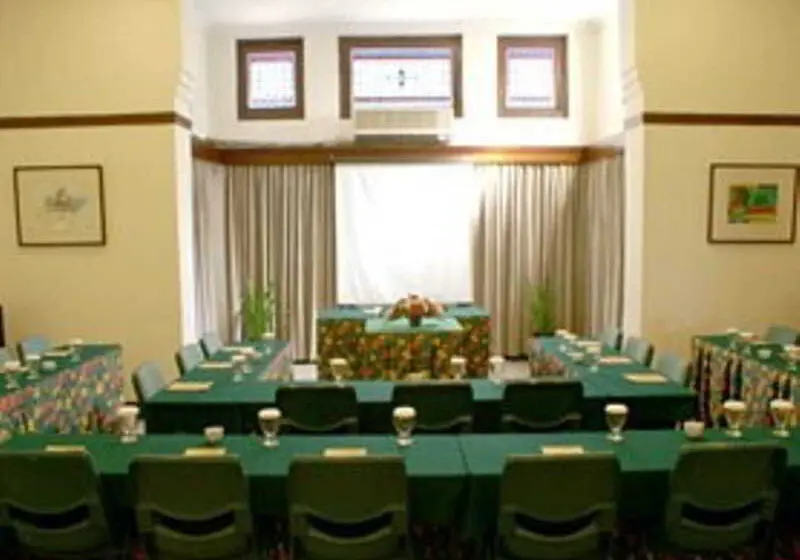 Hotel Bumi Sawunggaling
