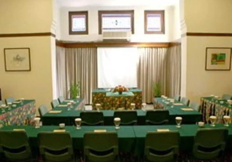 Hotel Bumi Sawunggaling