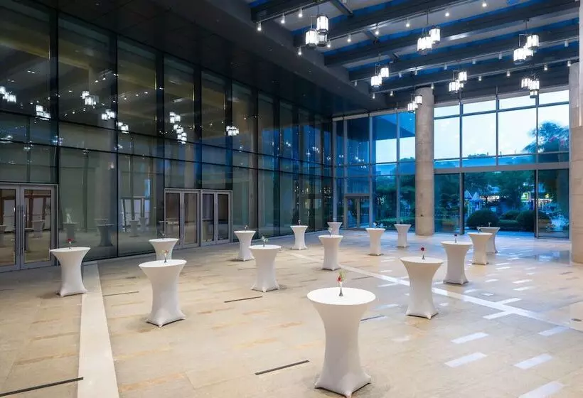 ホテル Holiday Inn Shanghai Pudong Kangqiao By Ihg
