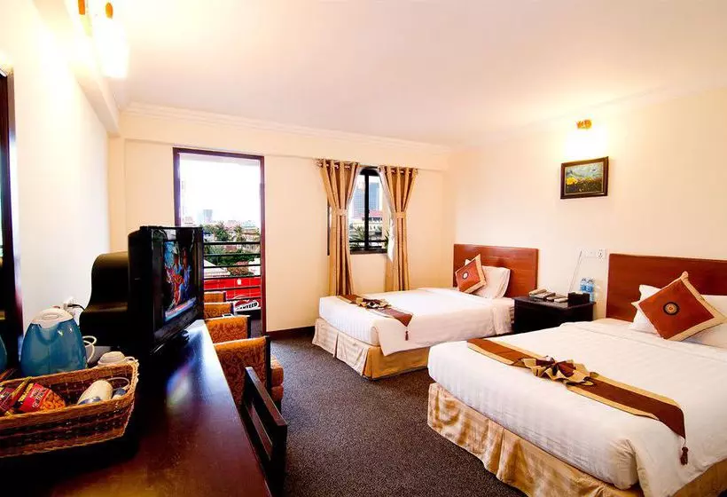 Отель Macau Phnom Penh