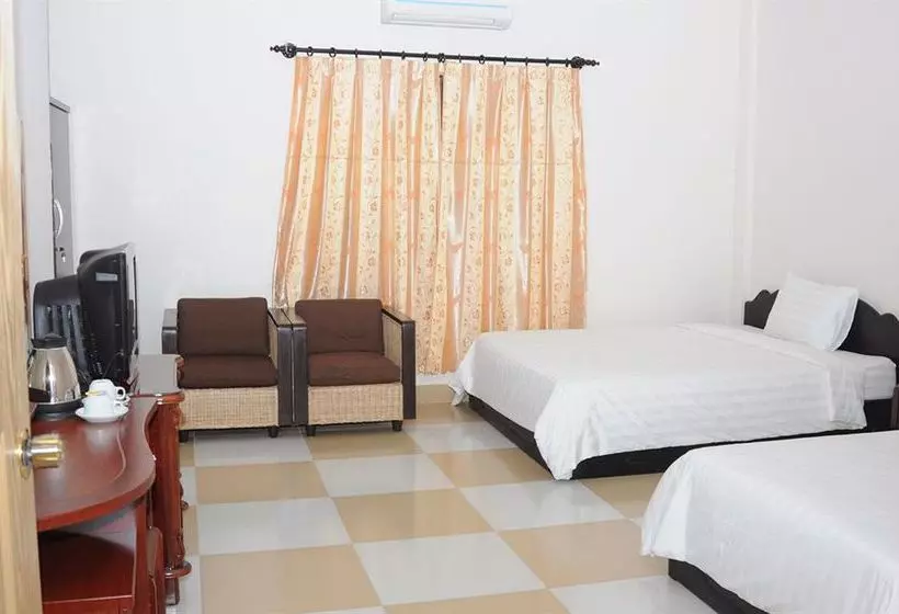 Отель Macau Phnom Penh