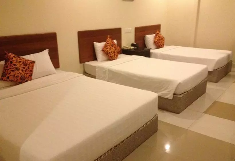 Отель Macau Phnom Penh