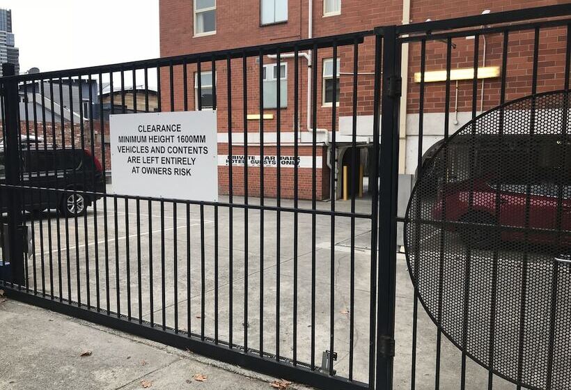 Miami Hotel Melbourne