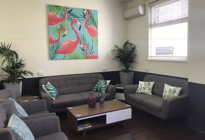 Miami Hotel Melbourne