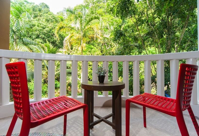 בית מלון כפרי Ratana Hill Patong