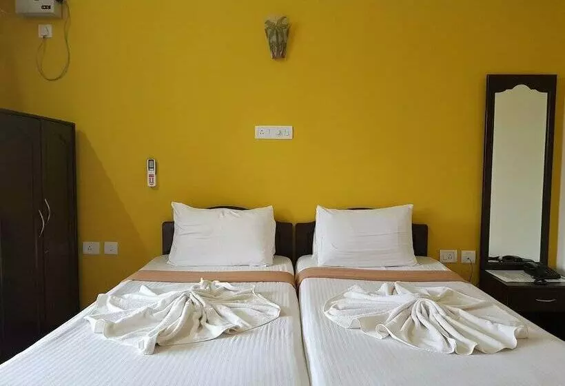 هتل Serenity By The Sea Beach Resort