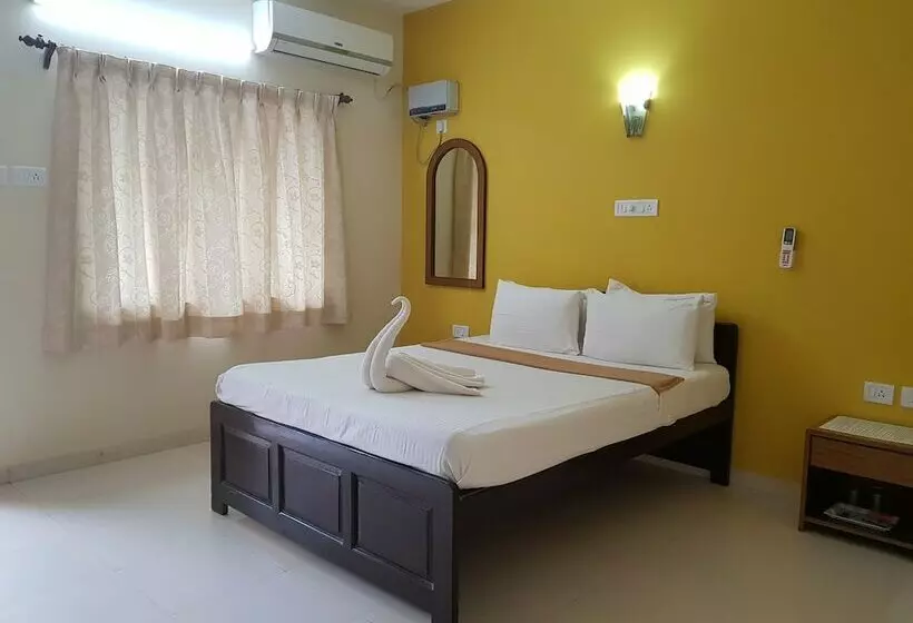 هتل Serenity By The Sea Beach Resort