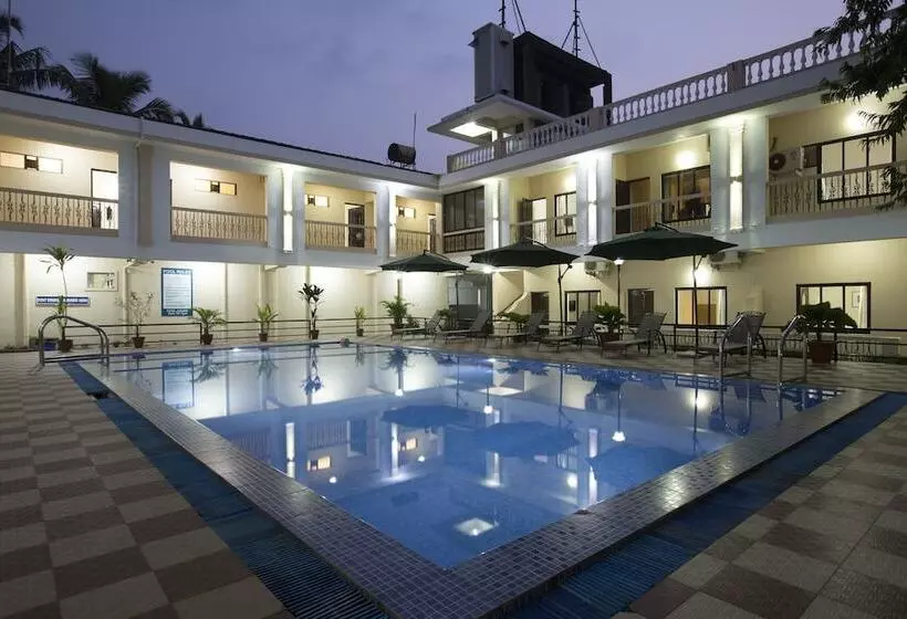 هتل Serenity By The Sea Beach Resort