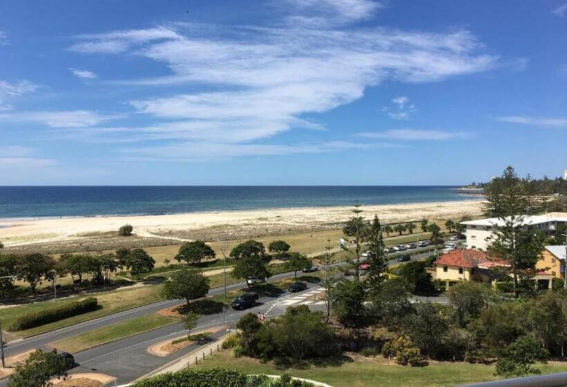 Kirra Surf Apartments