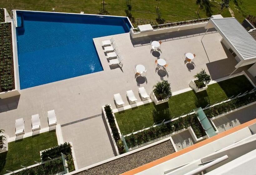 Kirra Surf Apartments