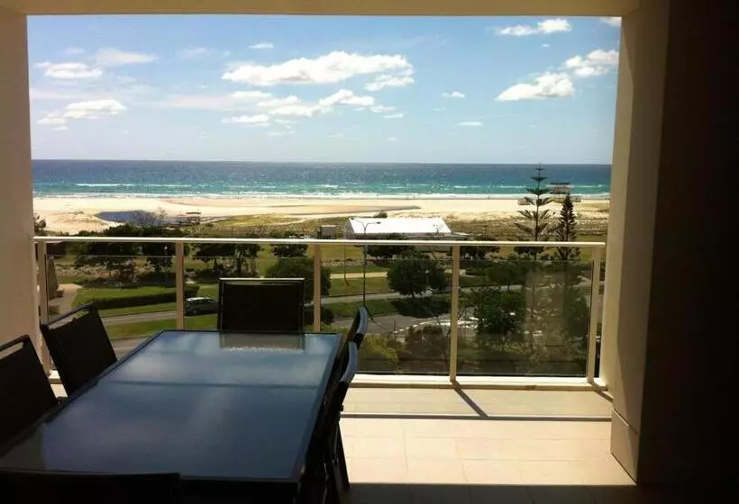 Kirra Surf Apartments