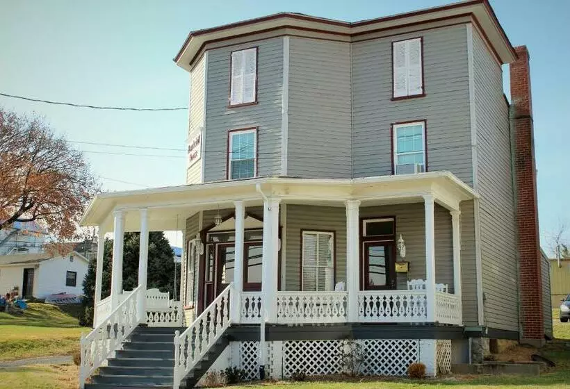 Retkeilymaja Hawksbill House