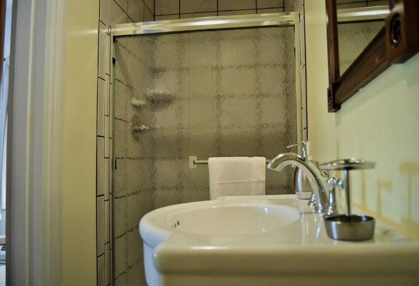 ユースホステル Hawksbill House