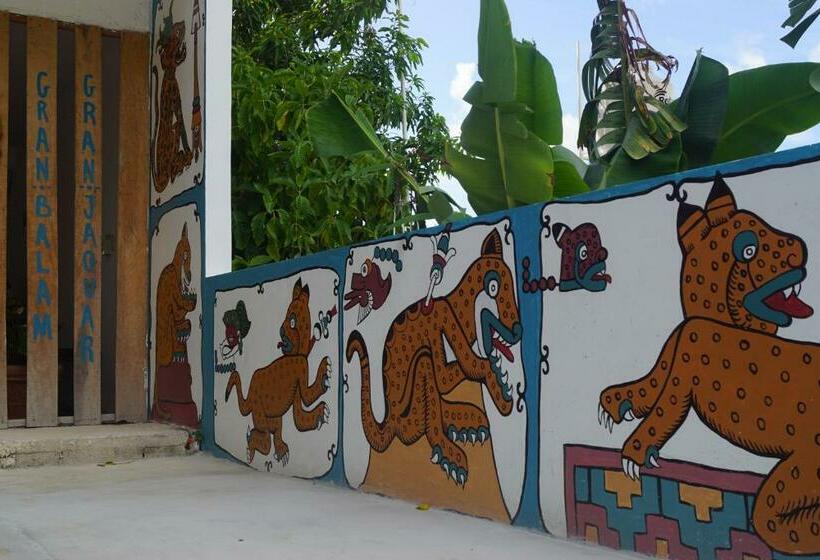 تختخواب و صبحانه Gran Jaguar