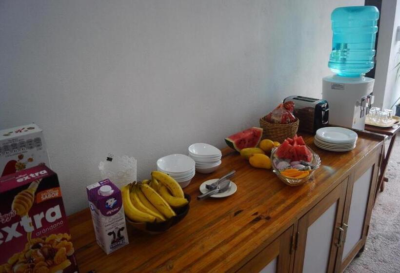 تختخواب و صبحانه Gran Jaguar