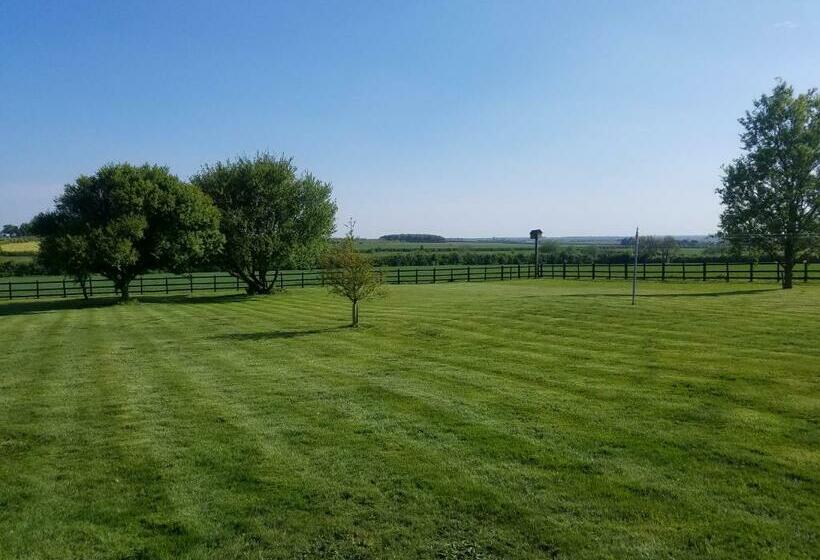 Aamiaismajoitus (B&B) Grooms Cottage