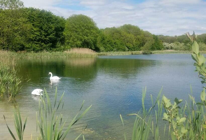 Aamiaismajoitus (B&B) Grooms Cottage