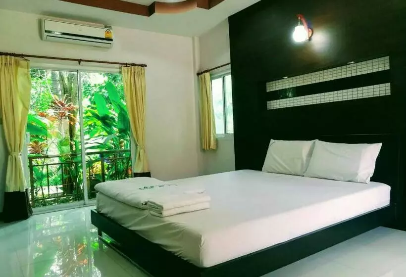 ホテル Pluluang Mansion