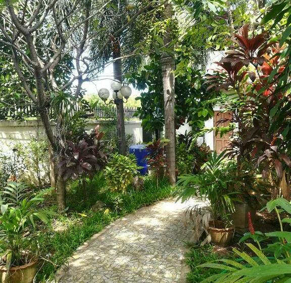 בית מלון כפרי Pluluang Mansion