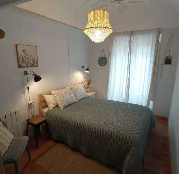 Les Magranes Bed & Breakfast