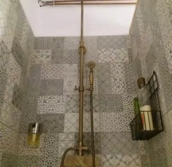 Les Magranes Bed & Breakfast