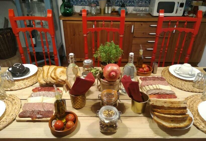 Les Magranes Bed & Breakfast