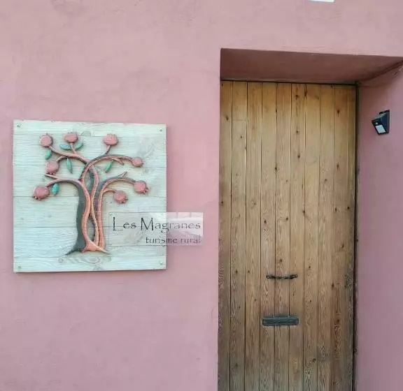 Les Magranes Bed & Breakfast