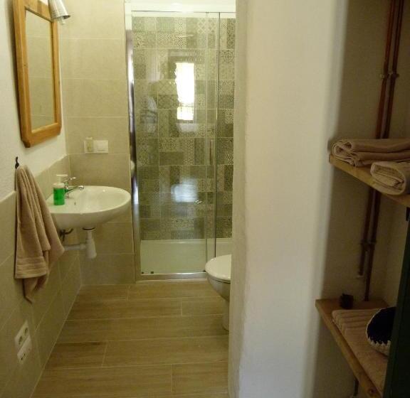 Les Magranes Bed & Breakfast