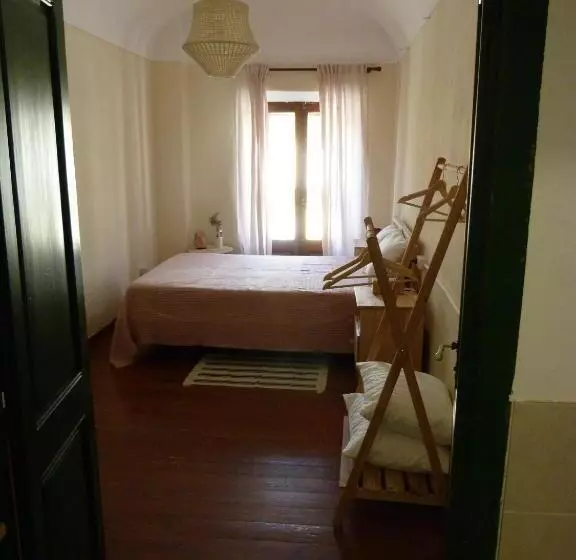 Les Magranes Bed & Breakfast