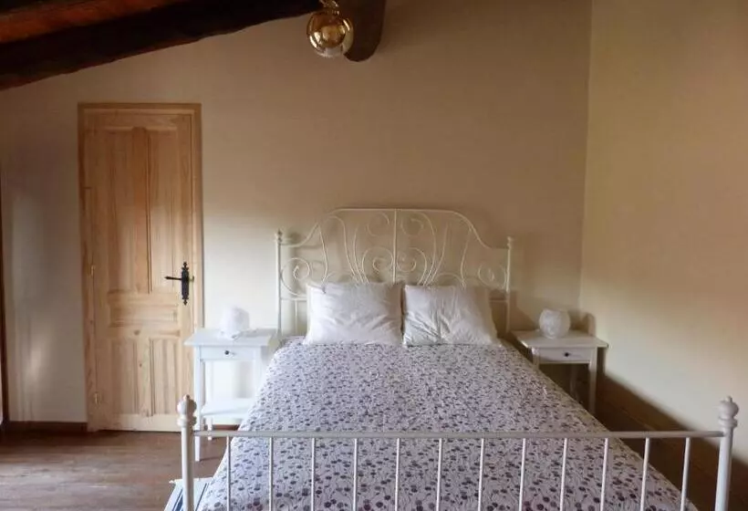 Les Magranes Bed & Breakfast