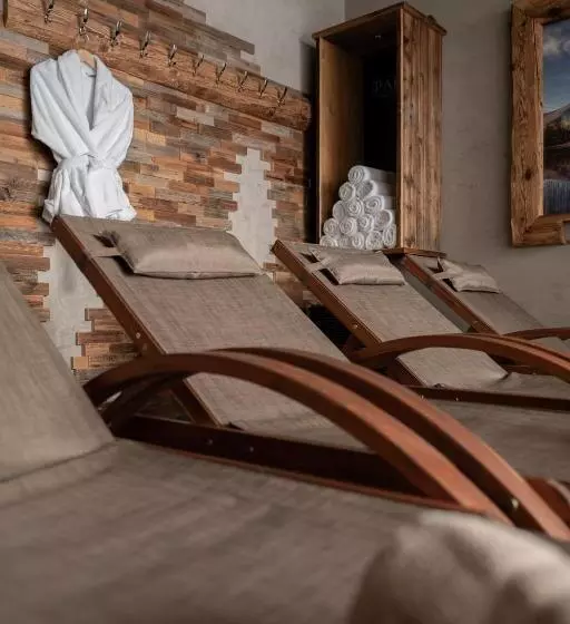 Palazi Apartments & Spa